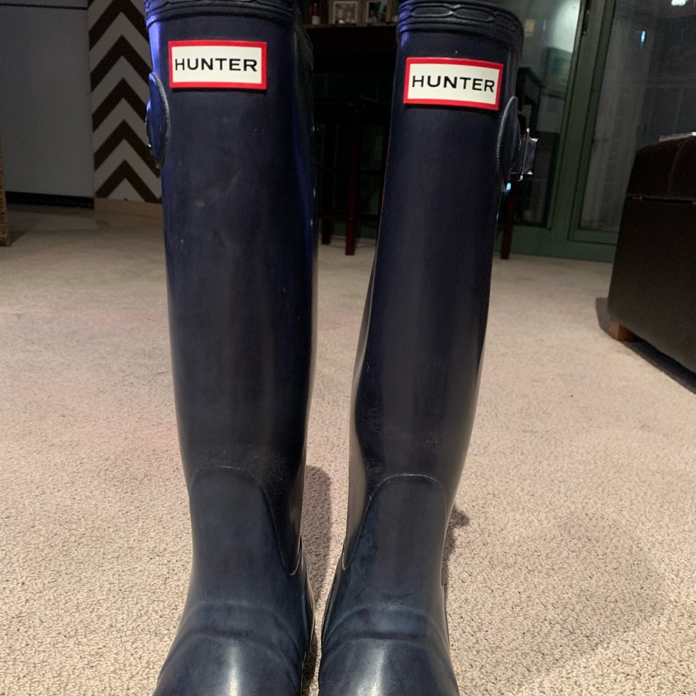 HUNTER PURPLE TALL RUBBER BOOTS  + CLEANING SPRAY